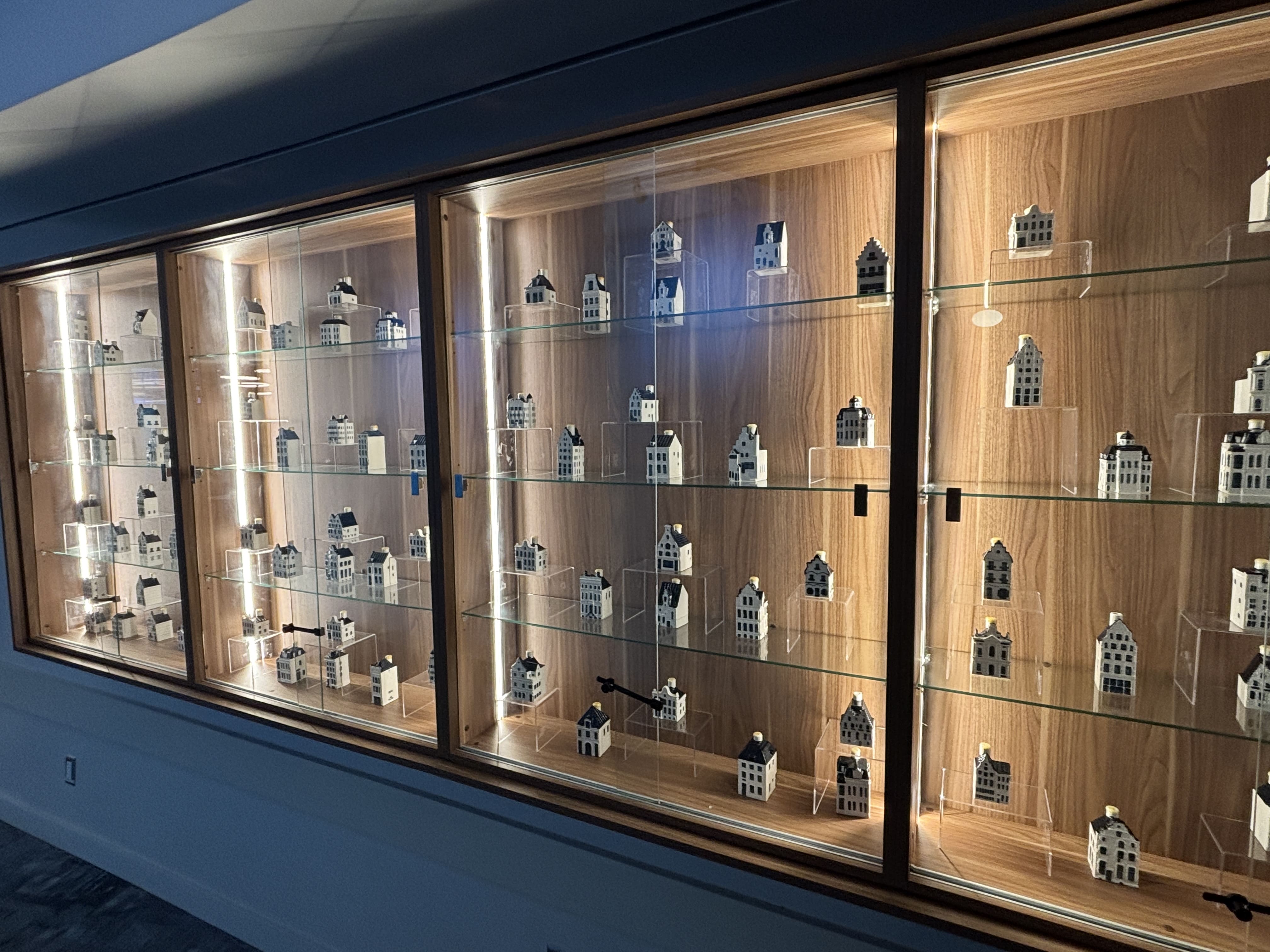 Display of delft houses at the KLM Crown Lounge Toronto.