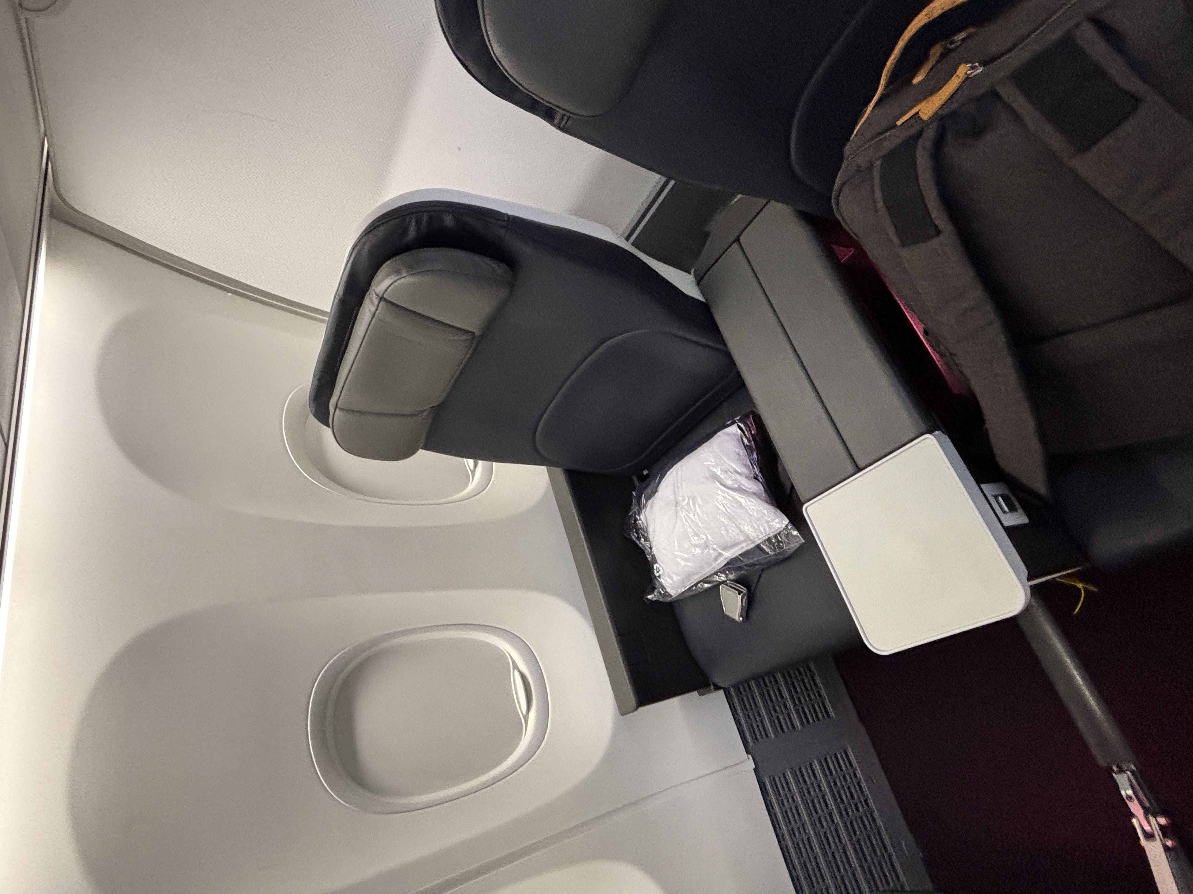 Business class seat aboard an Aeroméxico 737-Max 8.