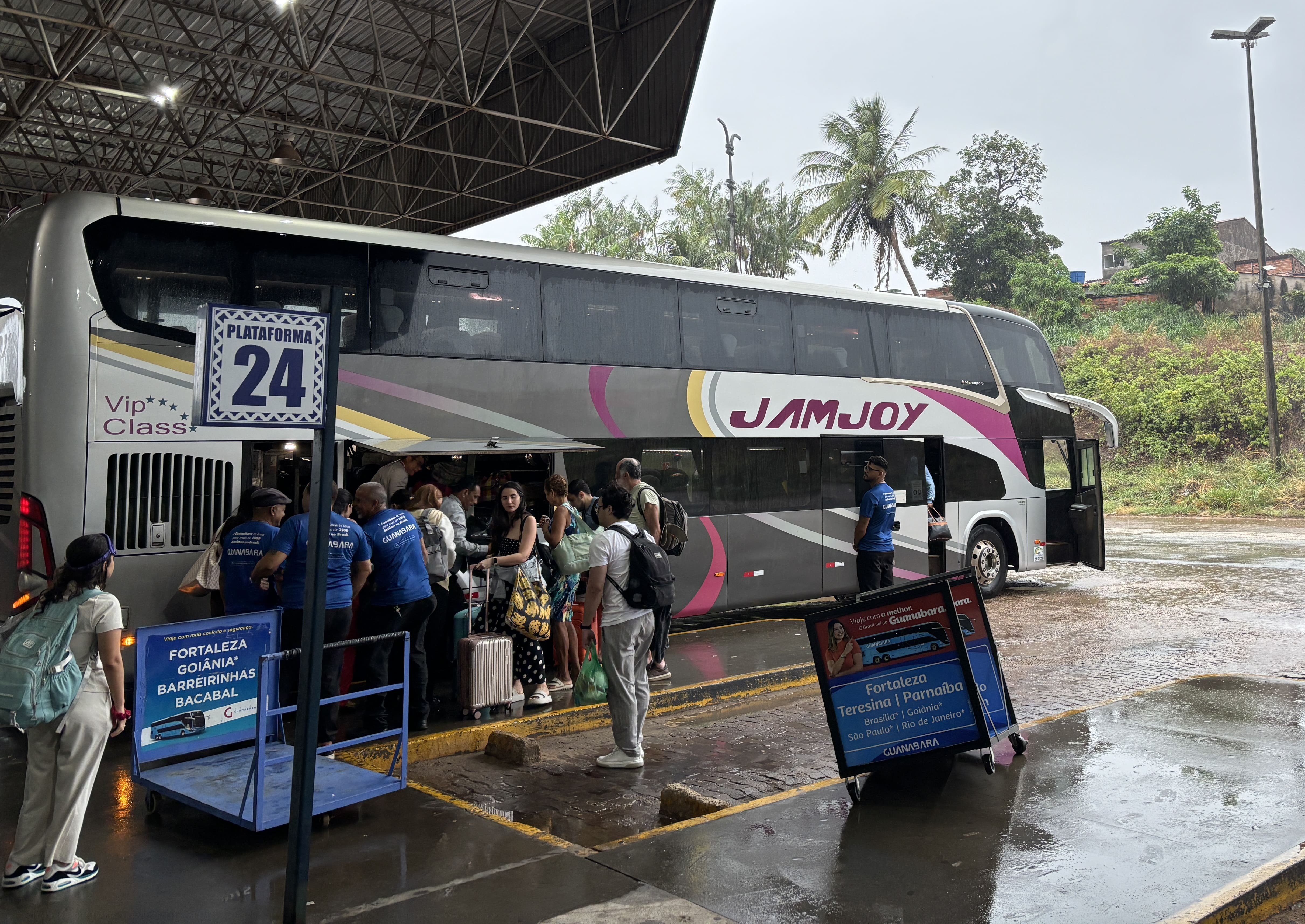 Jamjoy bus parked at a platform in São Luís.