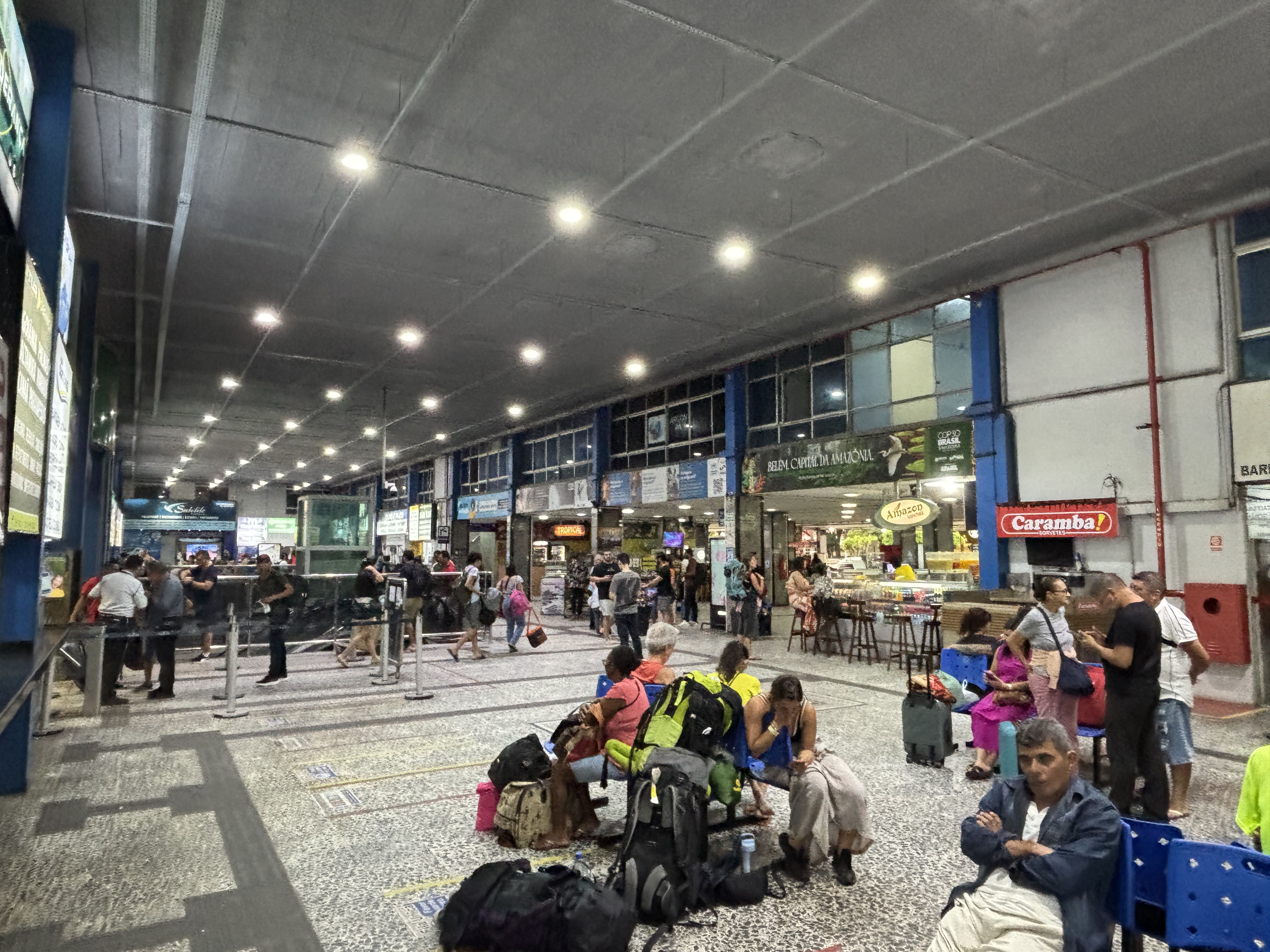 The interior of Belém's bus terminal.